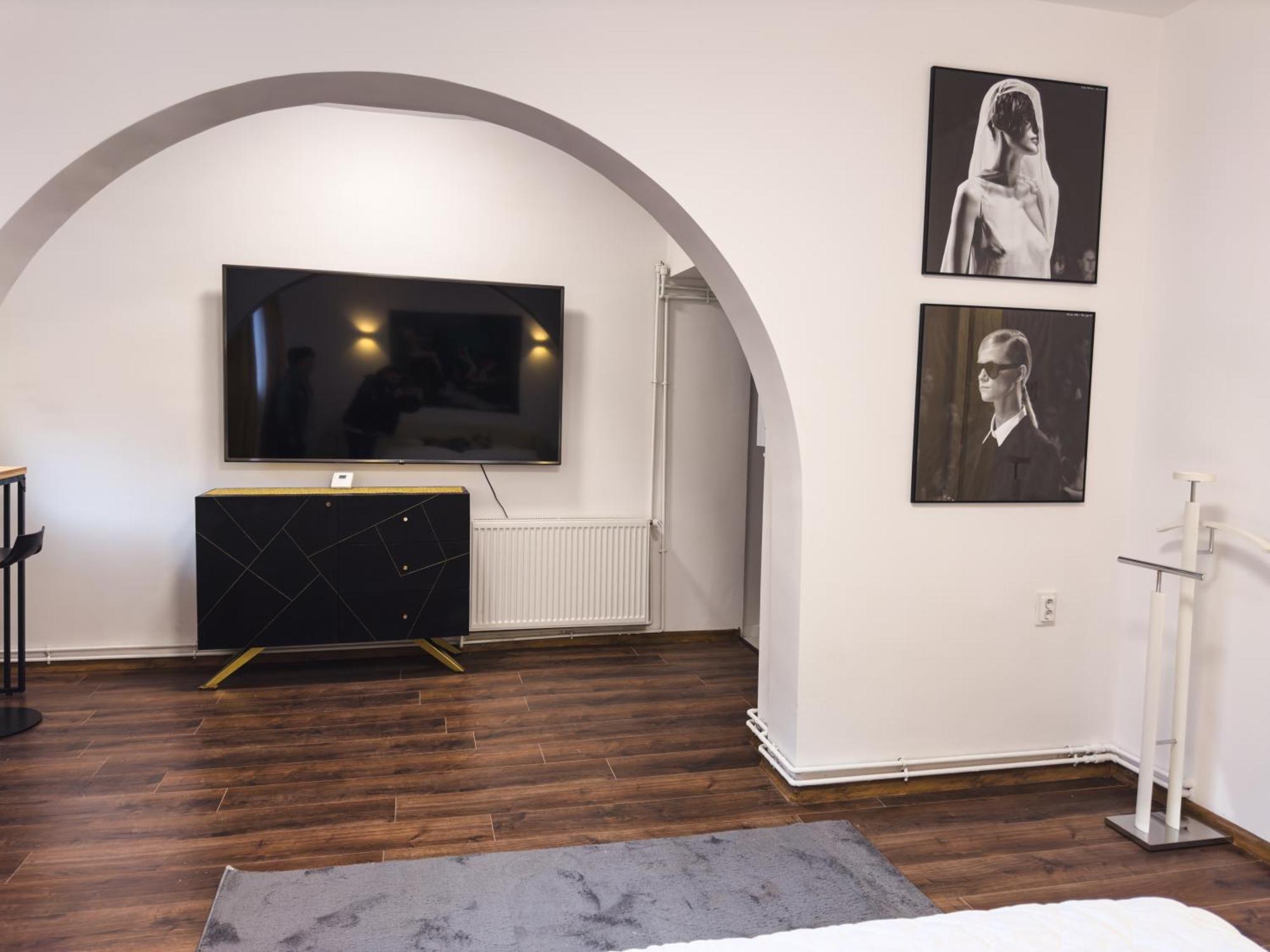 Loving Downtown Studio By Chr Luxury Property Букурещ Екстериор снимка