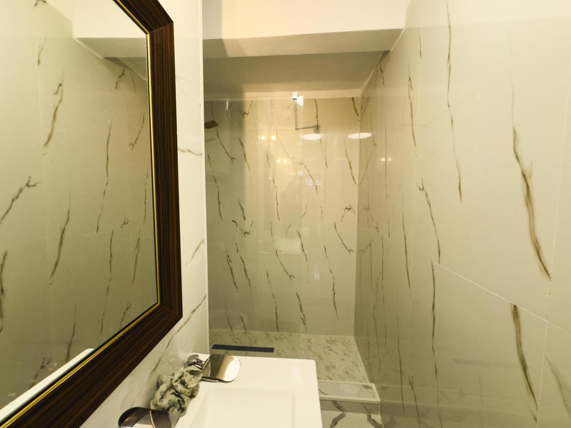 Loving Downtown Studio By Chr Luxury Property Букурещ Екстериор снимка